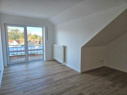 Wohn- /Esszimmer mit Zugang Balkon