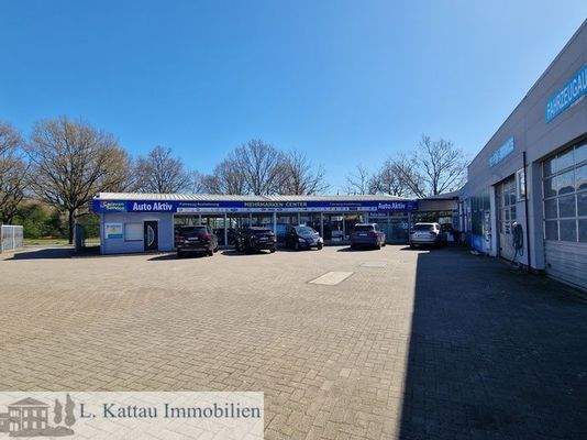 Verkaufshalle / Büro