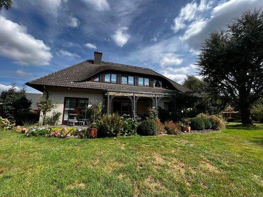 Blick auf den überdachten Terrassenbereich