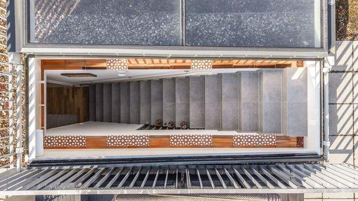 Treppe zur Dachterrasse