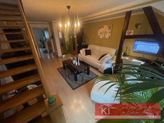 EG Wohnzimmer/ Treppe zum OG