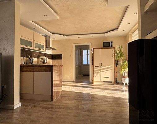 Küche mit Zugang zum Wintergarten