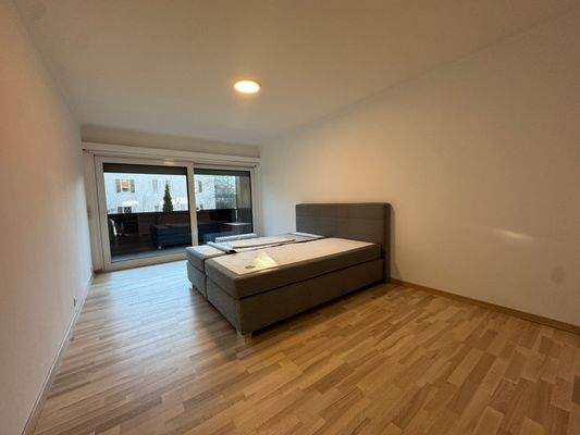 Schlafzimmer mit Balkon