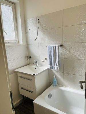 Tageslicht-Bad mit Wanne