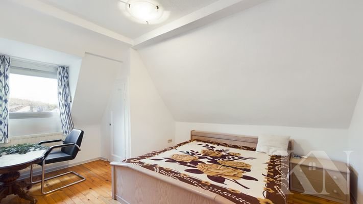 Schlafzimmer 2 DG