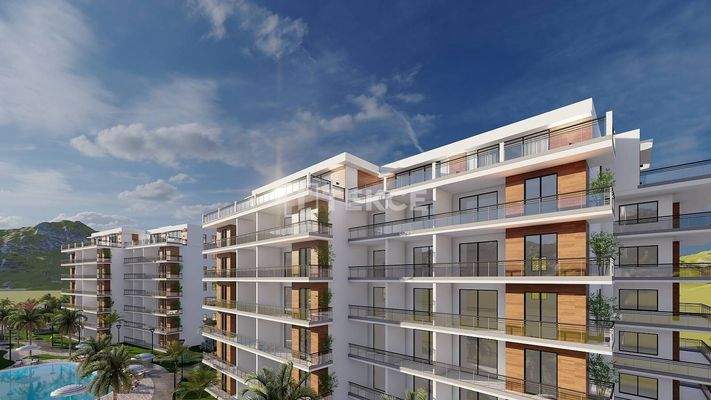 Flats Near the Sandy Beaches in Long Beach İskele