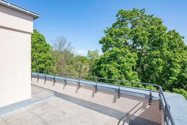 Große Balkone und Terrassen