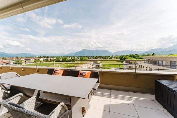 Die Süd-Terrasse mit atemberaubendem Blick