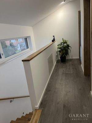 Treppenaufgang-mit-Flur