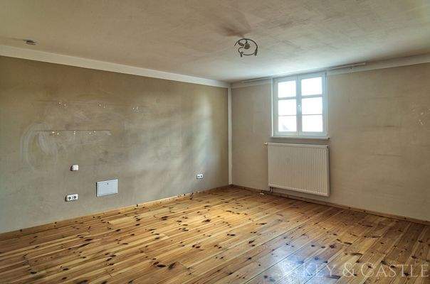 geräumiges Schlafzimmer 