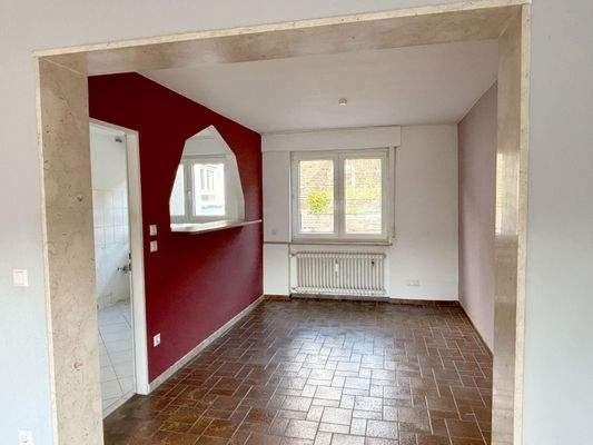 Essbereich mit Küchenzugang im EG