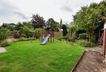 Garten mit Spielgeräten