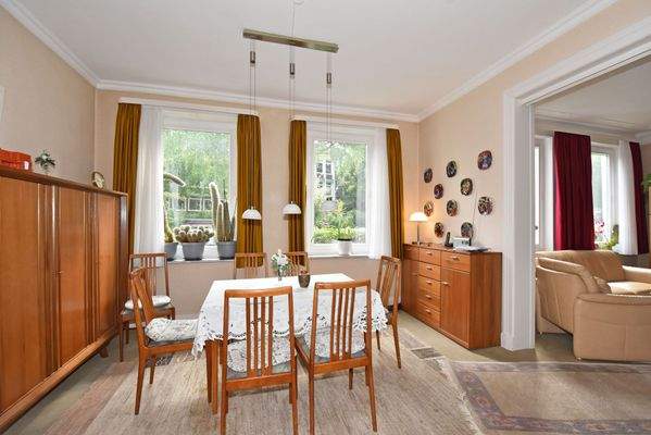 Esszimmer zur Straße