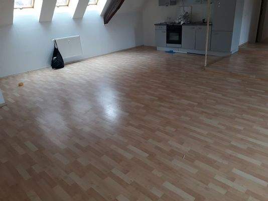 Wohnraum mit Blick zur Küche