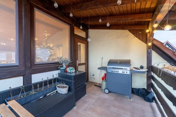 Haus vorne Terrasse