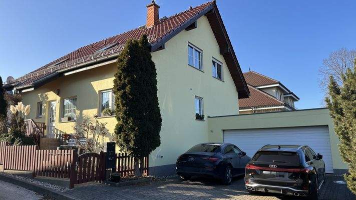 Wohnhaus & Doppelgarage