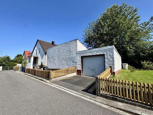 Garage und Nebengebäude