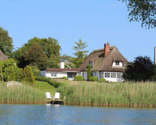 Reetvilla mit Schleizugang