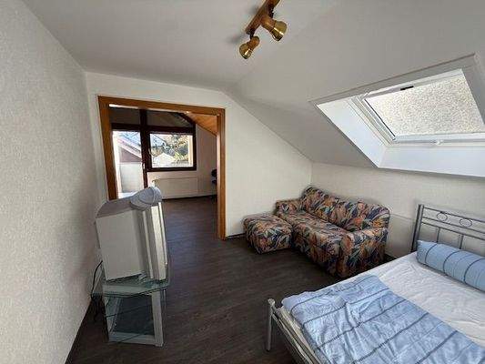 Zimmer 1 u. Zimmer 2 DG m. Balkon