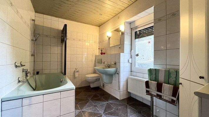 Tageslichtbad mit Fußbodenheizung