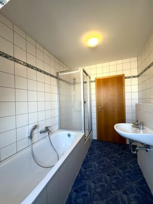Bad Dachgeschoss rechts