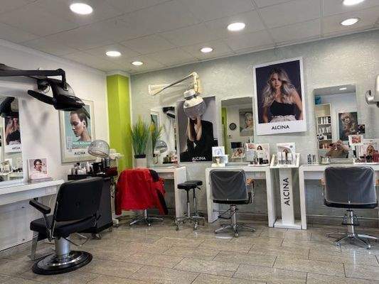 Frisör-Geschäft mit 5 Plätzen