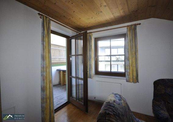 Doppelhaushälfte in Aussichtslage - Zugang Zimmer mit Nordostbalkon