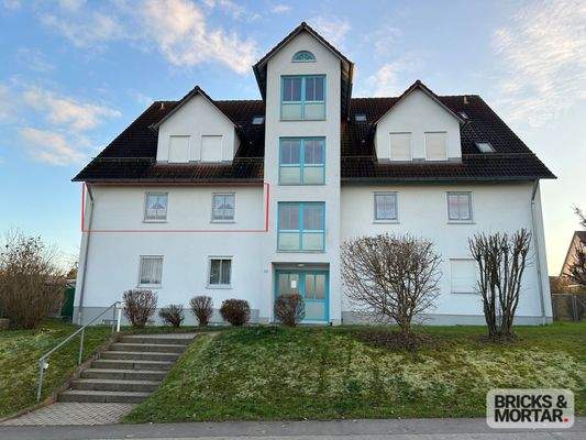 Ansicht vorne Wohnung eingezeichnet