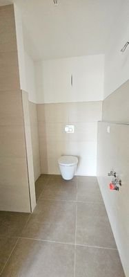 Gäste WC mit bodengleicher Dusche