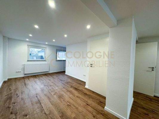 Ausladendes und lichtdurchflutetes Schlafzimmer im 1.OG