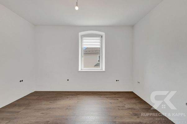 OG Rechts Schlafzimmer