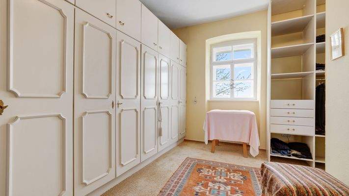 Haus OG Ankleidezimmer