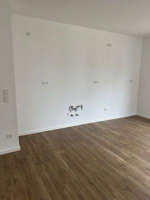 Leere Küche im Ausbau