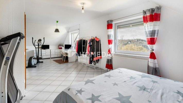 1. OG Schlafzimmer 1