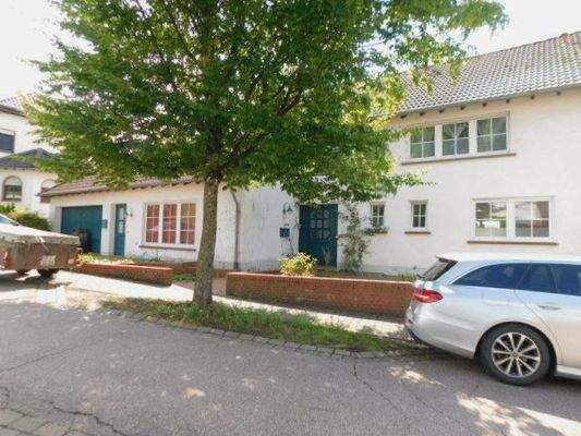 EB1-1 Ansicht v.d. Straßenseite