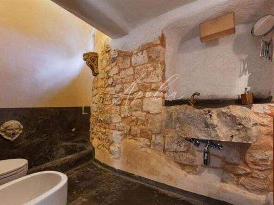 Trulli aus dem 17. Jahrhundert mit Pool