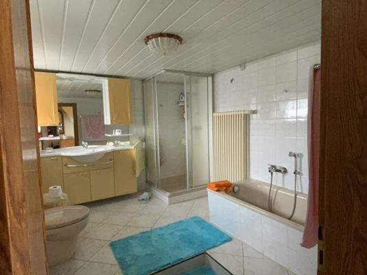 Bad im Erdgeschoss Haupthaus