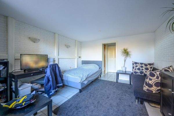 Einliegerwohnung (Nutzfläche zu Wohnzwecken umgebaut)