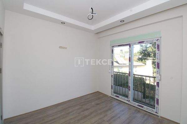 Brand-New Apartment in a Poolside Building in Manavgat Antalya