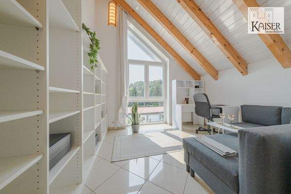 3 - 6-ZimmerWhg. OG+DG, Teil Whg. DG (3)