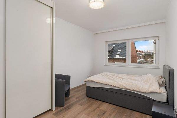 Obergeschosswohnung: Zimmer (1) 14,25m²