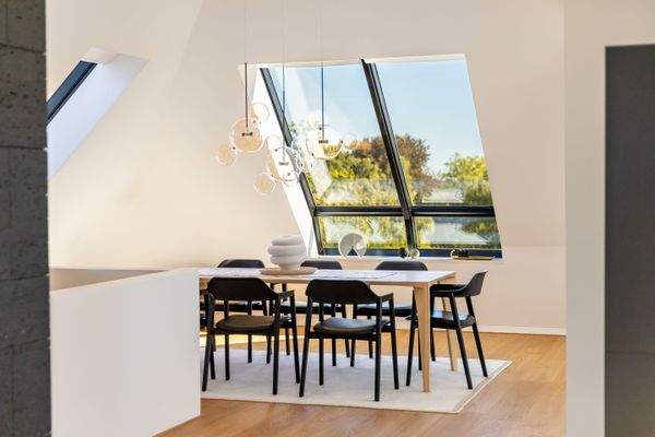 Lichterfüllter Essplatz 