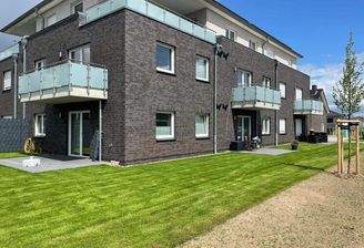 Bild Außenanlage noch ohne Zaun..jpg