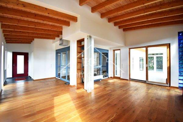 EG - Büro m. separatem Eingang.jpg