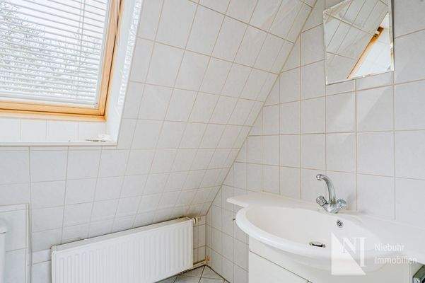 Badezimmer im DG