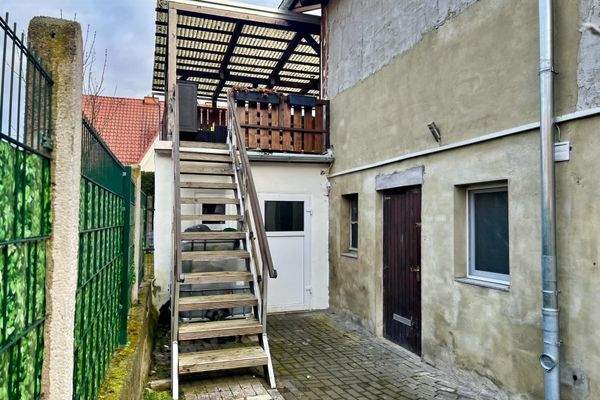 Aufgang Terrasse, Werkstatt darunter