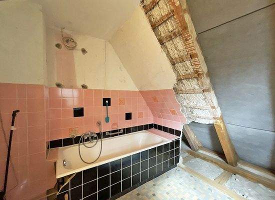 Badezimmer im Dachgeschoss