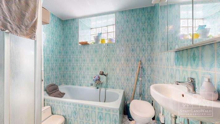 Haus Nr. 35a: OG - Badezimmer