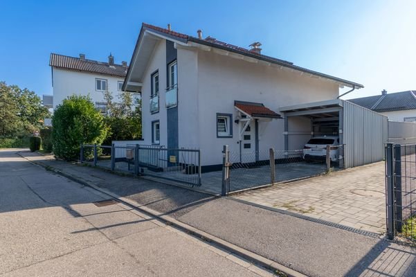 Haus mit Carport