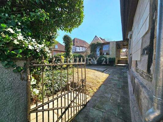 Pforte zum Grundstück